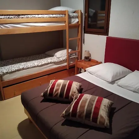 Hotel Les Marmottes 2 Etoiles Nn Montferrier