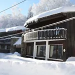 Les Marmottes 2 Etoiles Nn Hotel Montferrier
