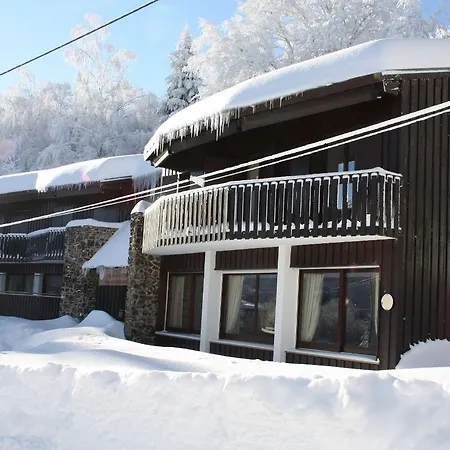 Les Marmottes 2 Etoiles Nn Hotel Montferrier